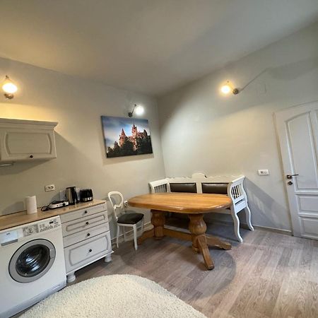 Central Stay Braşov Extérieur photo